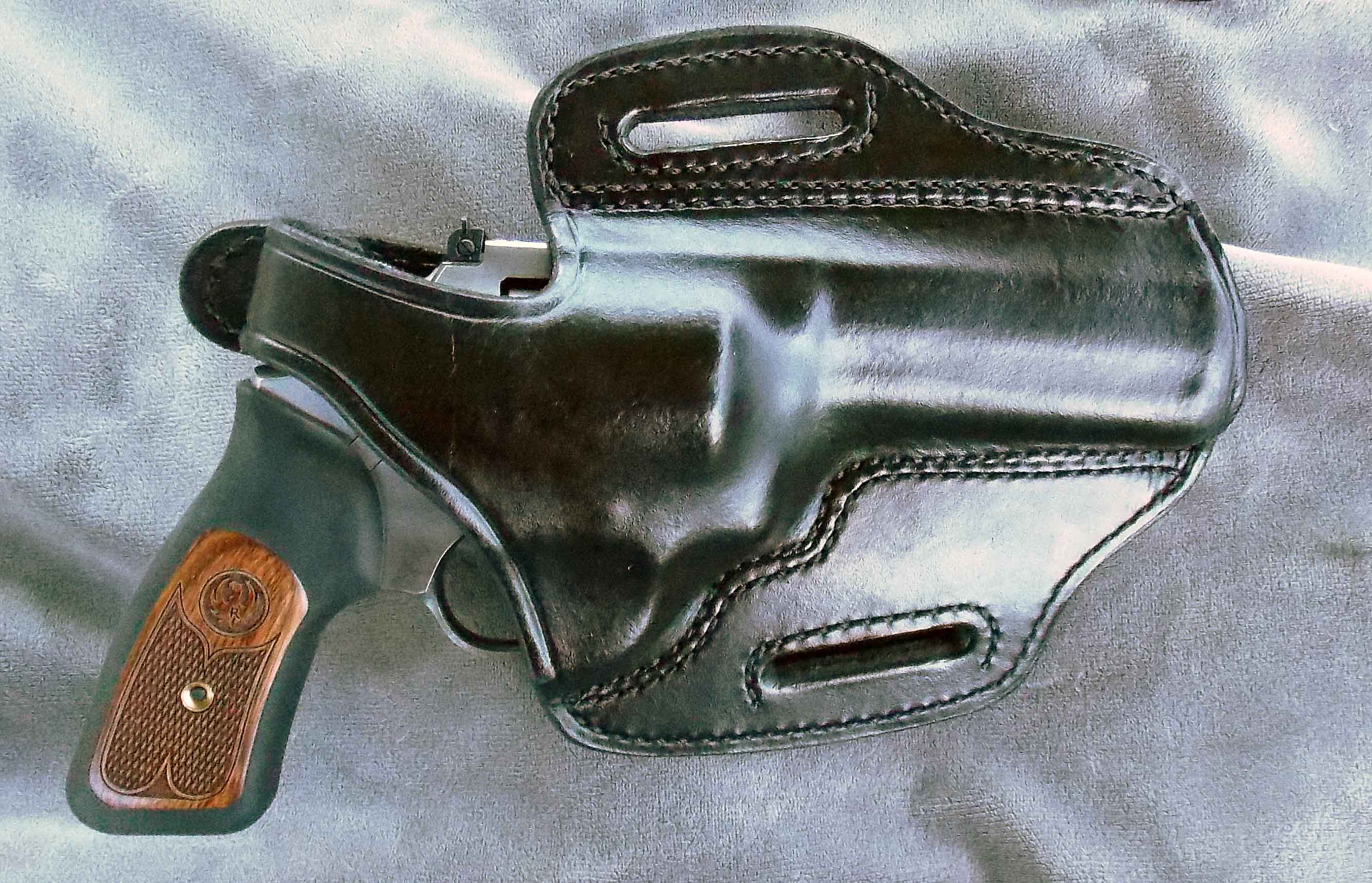 Ruger Sp 101 in Don Hume H 721 black holster