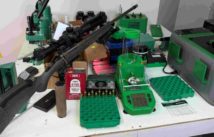 Photo of reloading bench 